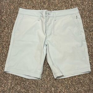 Men’s Untuckit traveler shorts size 32 waist with 9 inch inseam